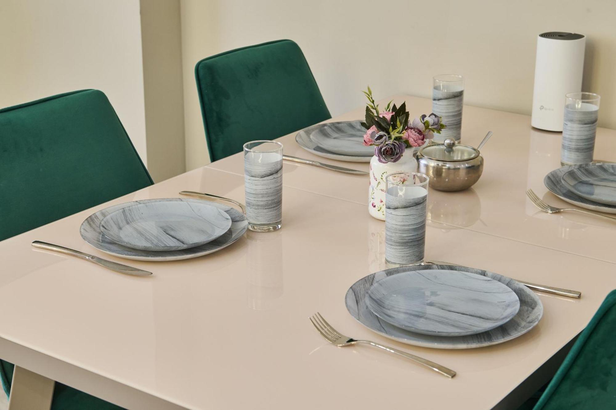 Five Business-Class Rooms In R-House Near Mega Center الماتي المظهر الخارجي الصورة